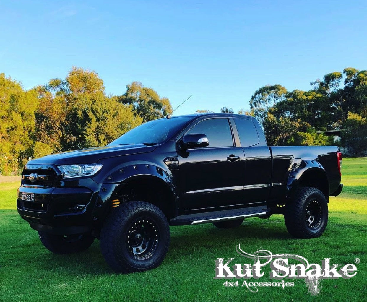 Kut Snake Kotflügelverbreiterung Ford Ranger PX1, PX2 "Monster" - 95 mm Breite - Struktur Oberfläche