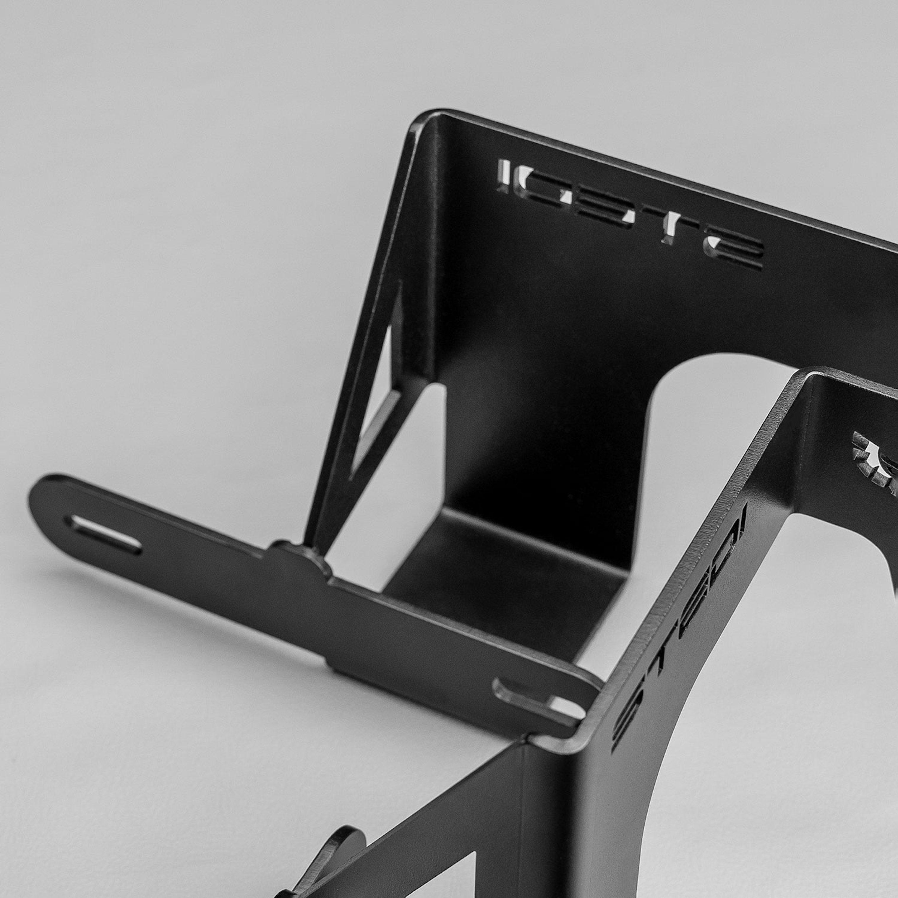 STEDI Toyota Hilux (N80 ab 2015+) Kühlergrill Befestigung für LED Bar - GPC-Offroad