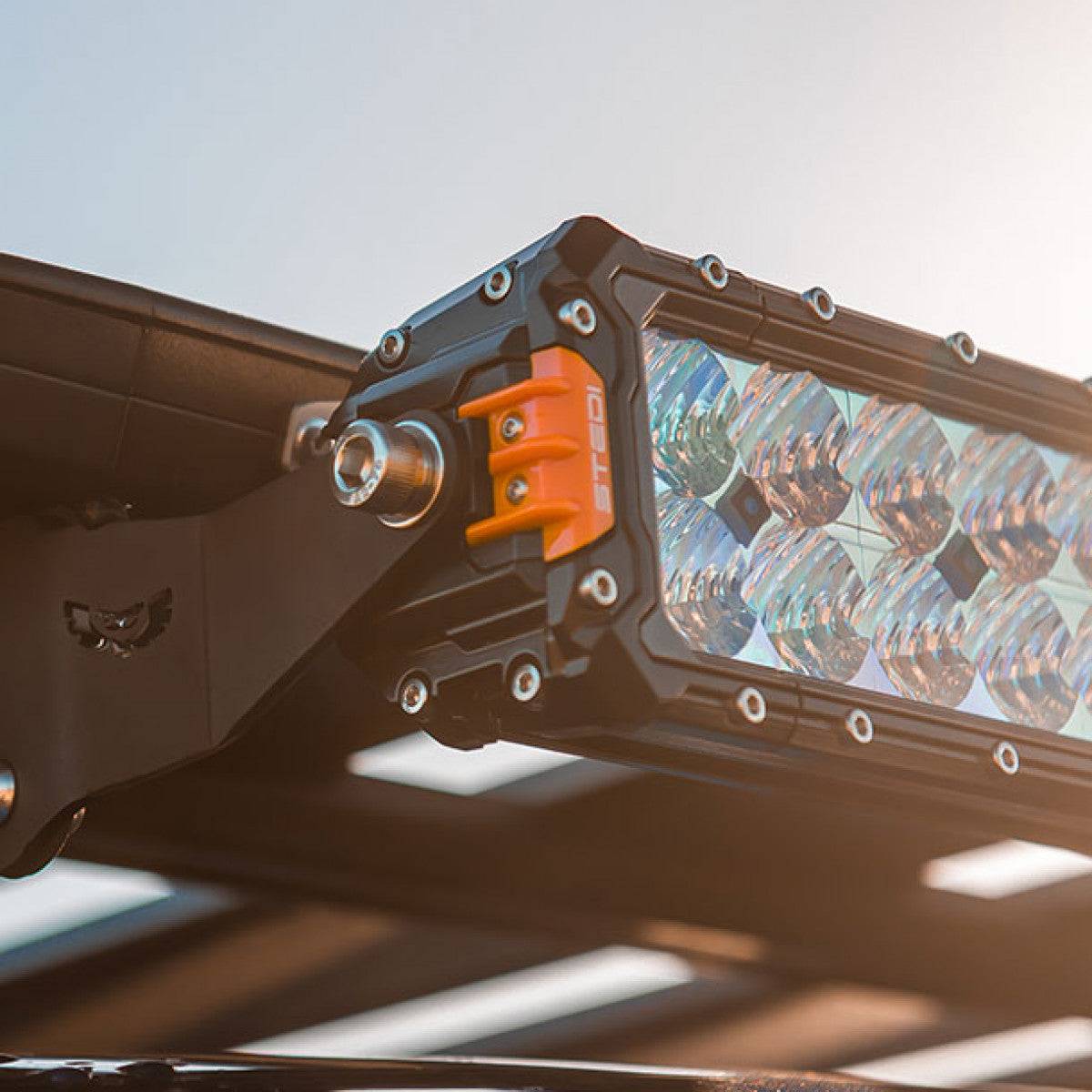 STEDI Rhino Rack™ Lightbar-Befestigung V2.0
