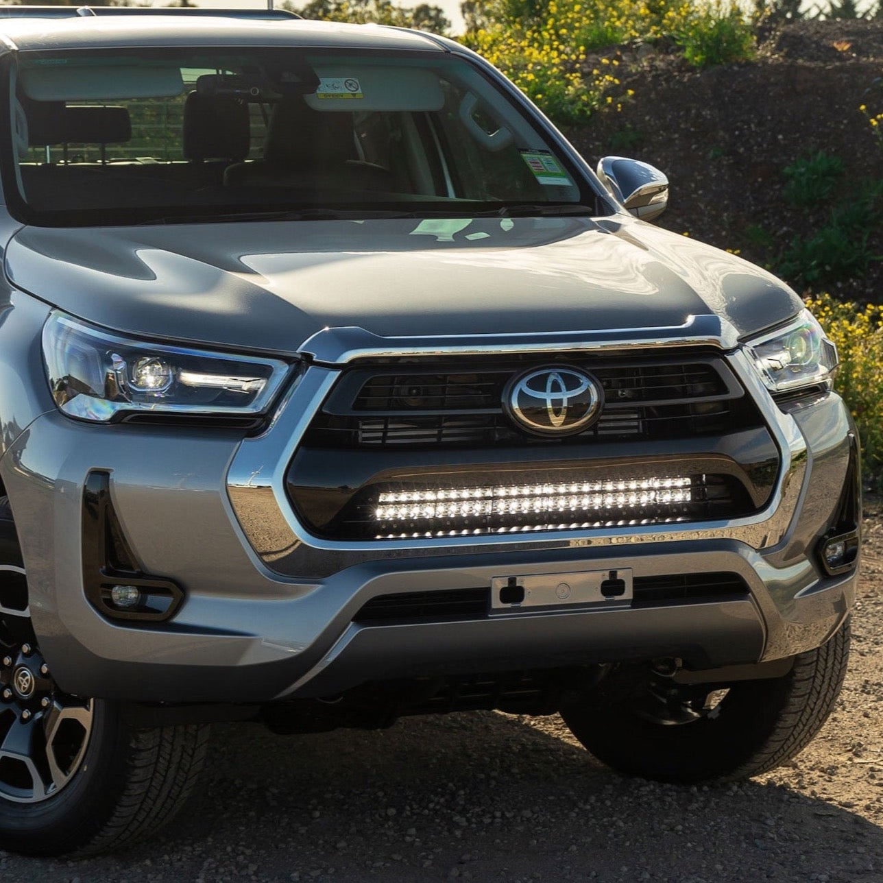 STEDI Toyota Hilux (N80 ab 2015+) Kühlergrill Befestigung für LED Bar - GPC-Offroad